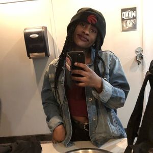 Meet your Posher, Dayo